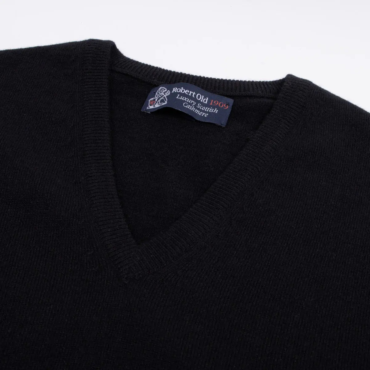 Black Chatsworth 2ply V-Neck Cashmere Sweater Robert Old